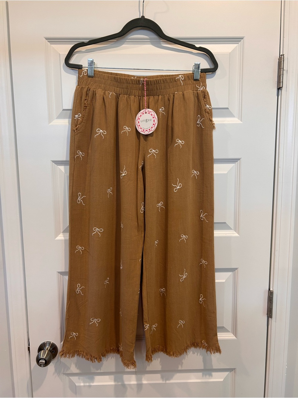 Umgee BNWT Wide Leg Embroidered Bow Pants - Camel Size L